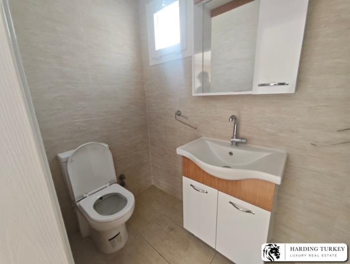 Image No.20-4 Bed Semi-Detached for sale