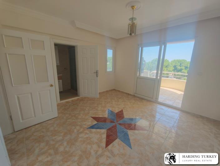 Image No.24-4 Bed Semi-Detached for sale