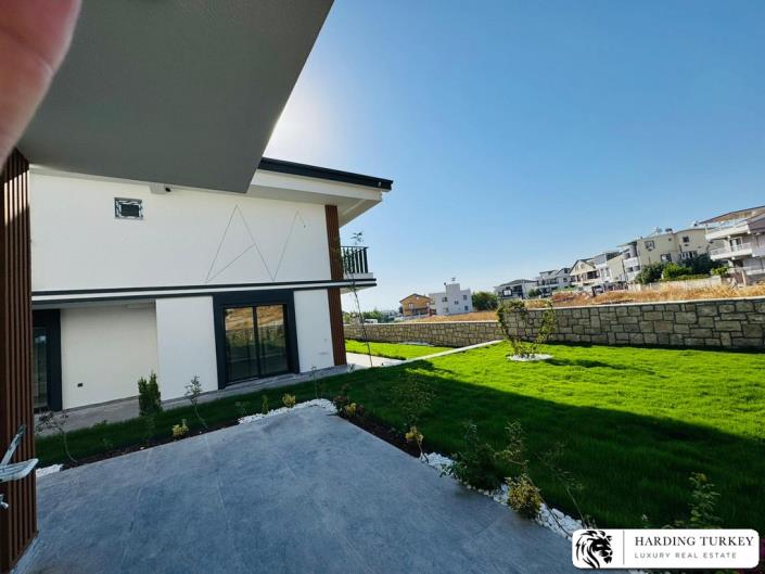Image No.23-3 Bed Semi-Detached for sale