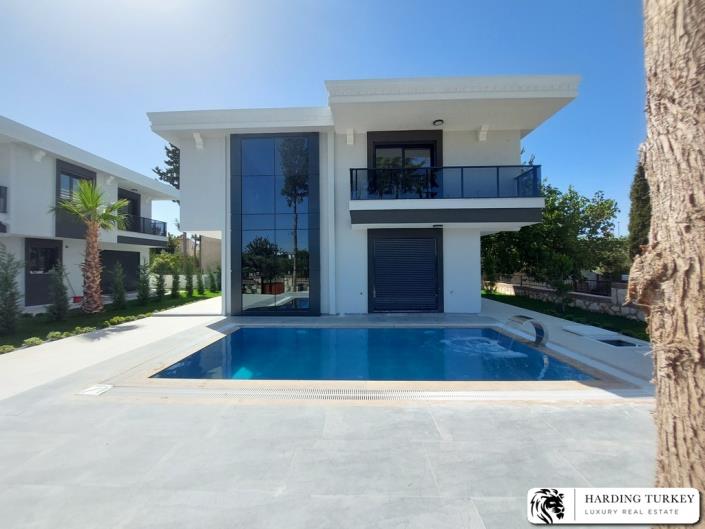 Image No.6-Villa / Détaché de 4 chambres à vendre à Altinkum