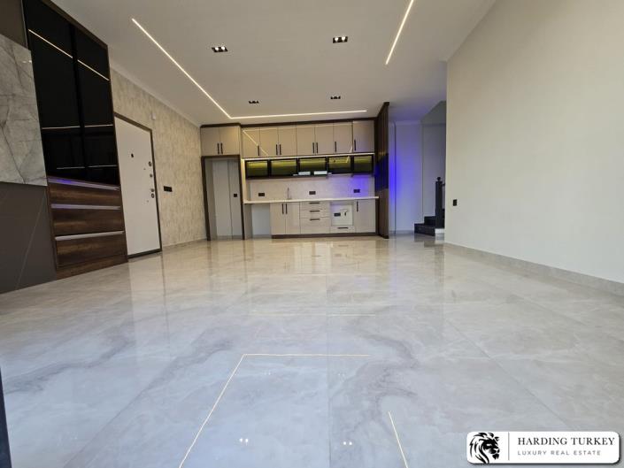 Image No.9-3 Bed Semi-Detached for sale