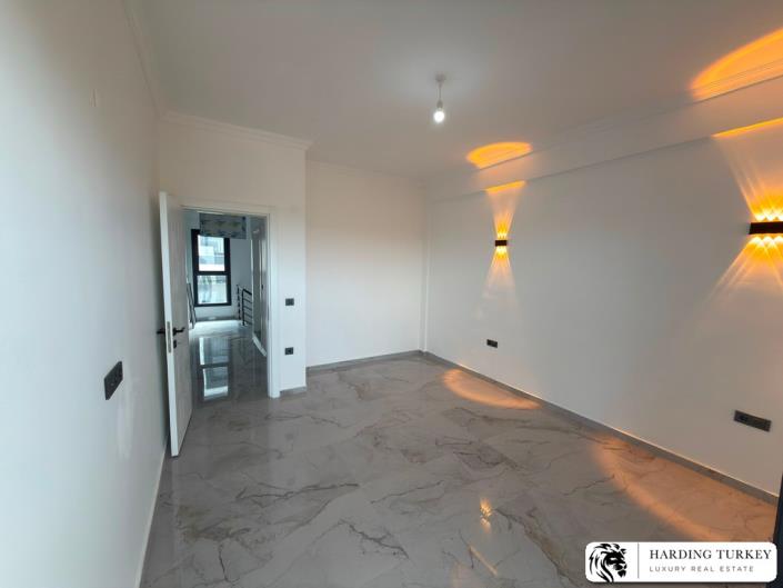 Image No.9-3 Bed Semi-Detached for sale