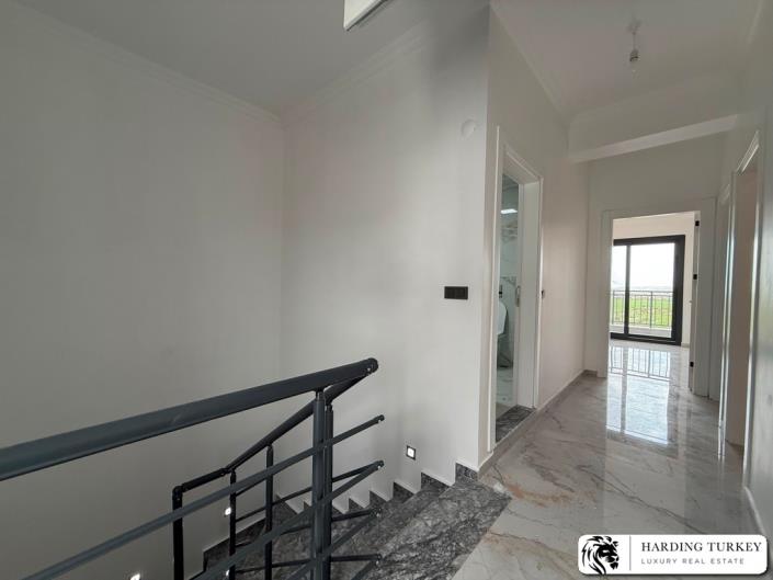 Image No.21-3 Bed Semi-Detached for sale
