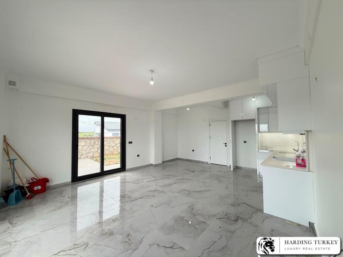 Image No.24-3 Bed Semi-Detached for sale