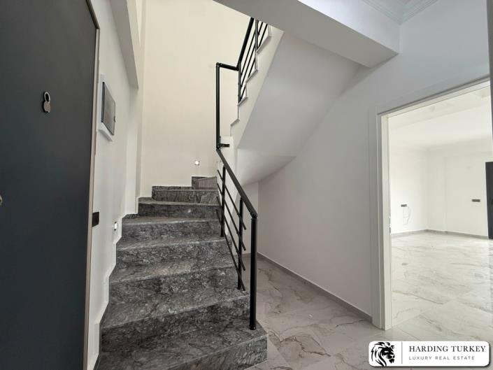 Image No.28-3 Bed Semi-Detached for sale
