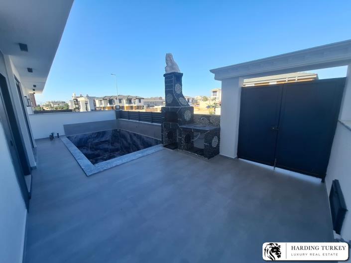 Image No.4-4 Bed Semi-Detached for sale