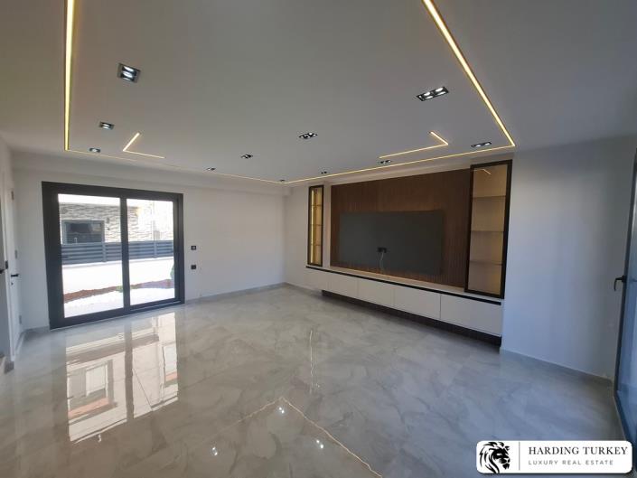 Image No.7-4 Bed Semi-Detached for sale