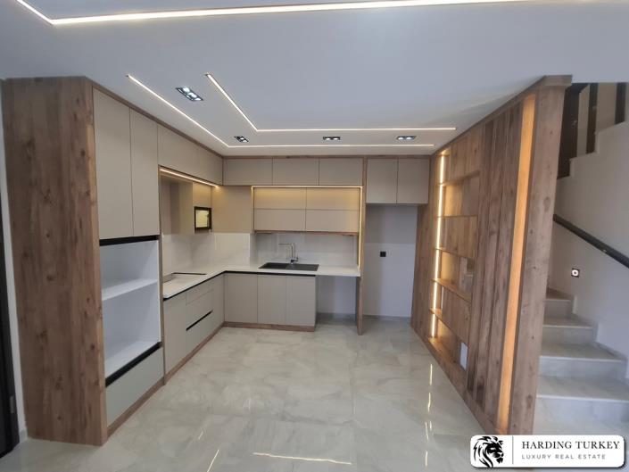 Image No.8-4 Bed Semi-Detached for sale