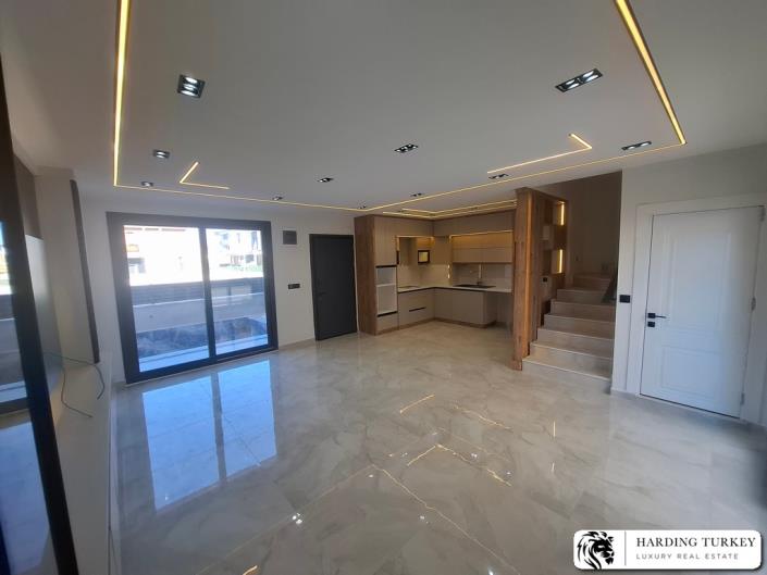 Image No.10-4 Bed Semi-Detached for sale
