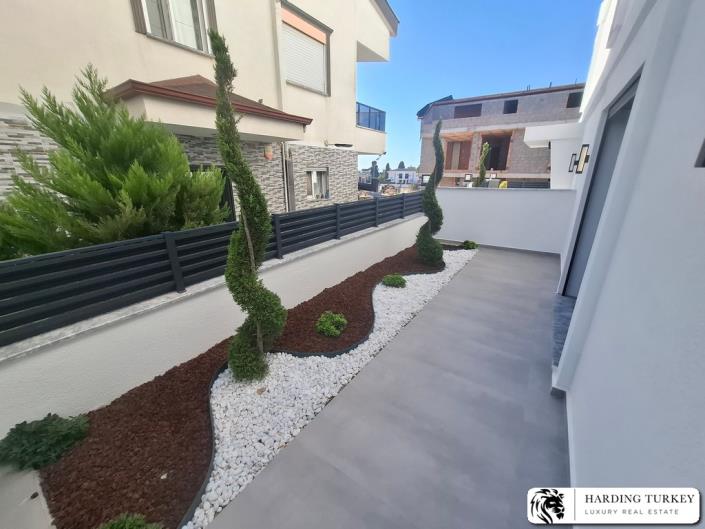 Image No.12-4 Bed Semi-Detached for sale