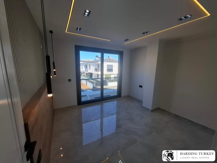 Image No.16-4 Bed Semi-Detached for sale