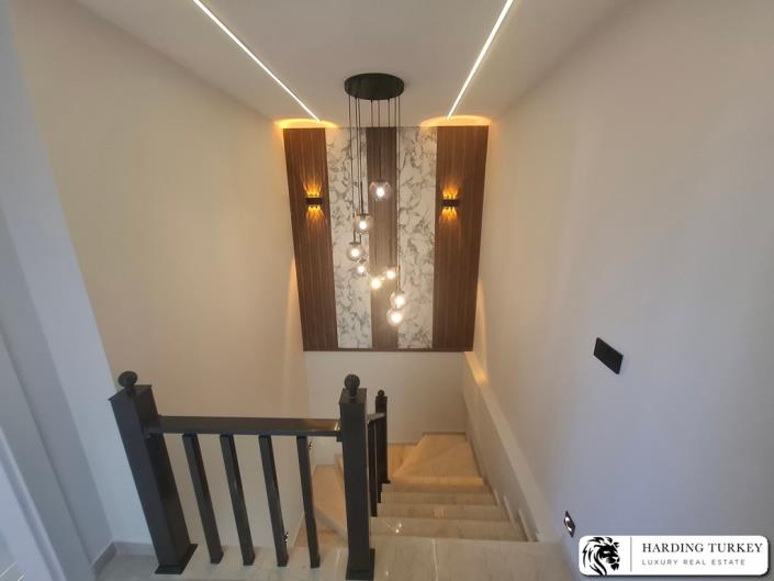 Image No.22-4 Bed Semi-Detached for sale