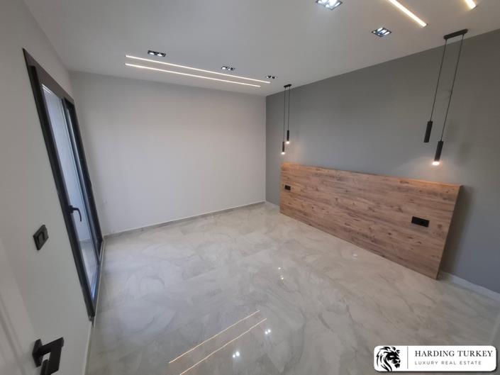 Image No.23-4 Bed Semi-Detached for sale