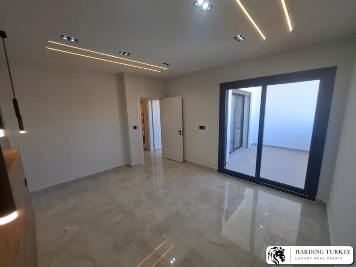 Image No.25-4 Bed Semi-Detached for sale