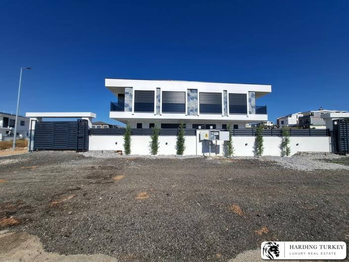 Image No.4-3 Bed Semi-Detached for sale