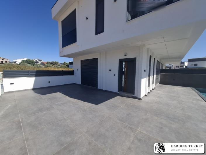 Image No.8-3 Bed Semi-Detached for sale