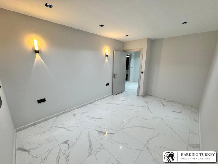 Image No.23-3 Bed Semi-Detached for sale