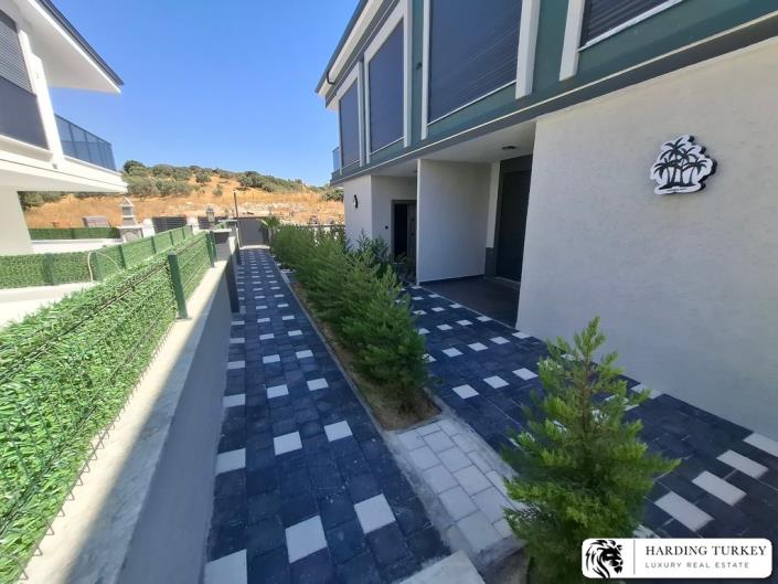 Image No.9-3 Bed Semi-Detached for sale