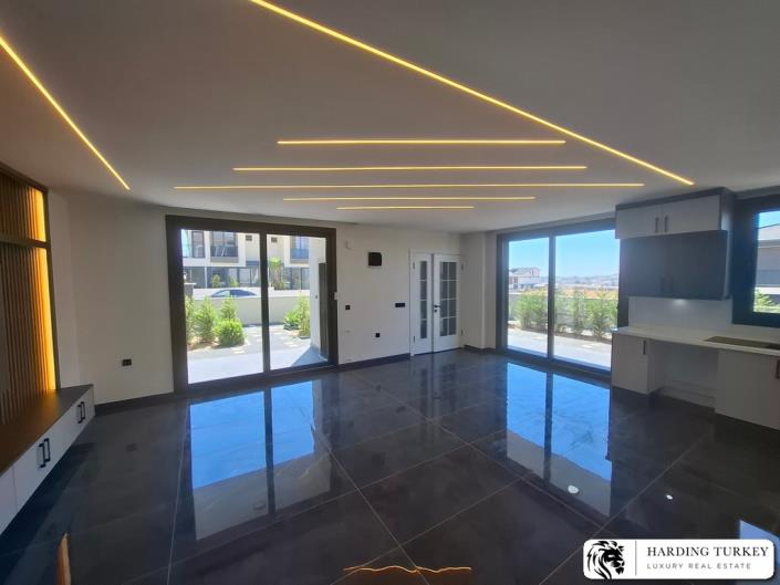 Image No.23-3 Bed Semi-Detached for sale