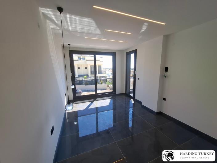 Image No.29-3 Bed Semi-Detached for sale