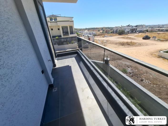 Image No.37-3 Bed Semi-Detached for sale
