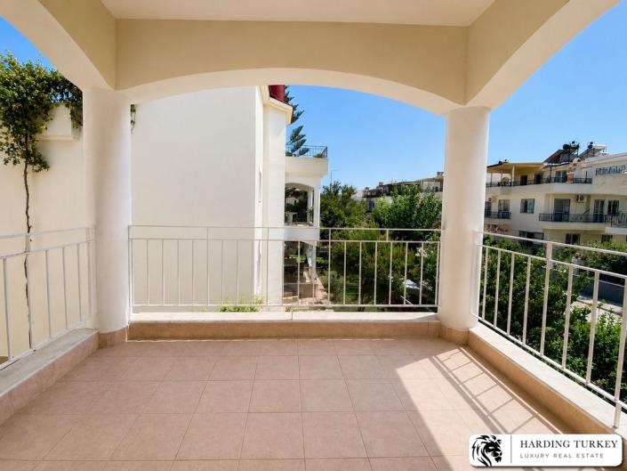 Image No.6-Villa / Détaché de 4 chambres à vendre à Altinkum