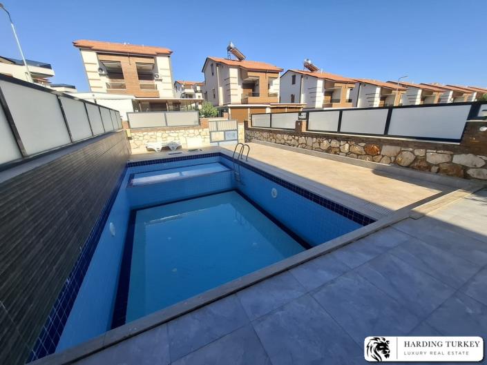 Image No.4-4 Bed Semi-Detached for sale