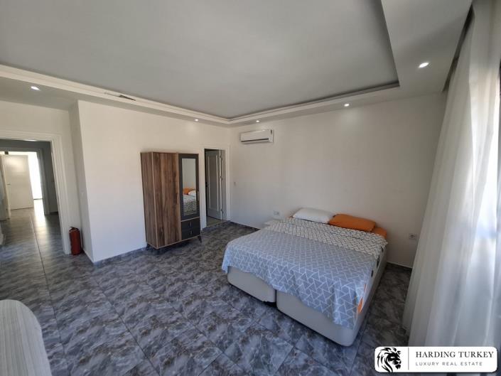 Image No.20-4 Bed Semi-Detached for sale