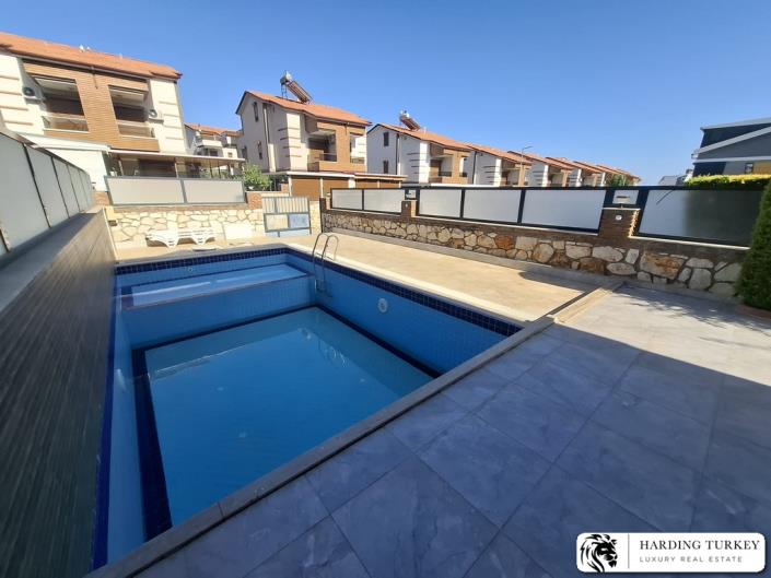 Image No.26-4 Bed Semi-Detached for sale