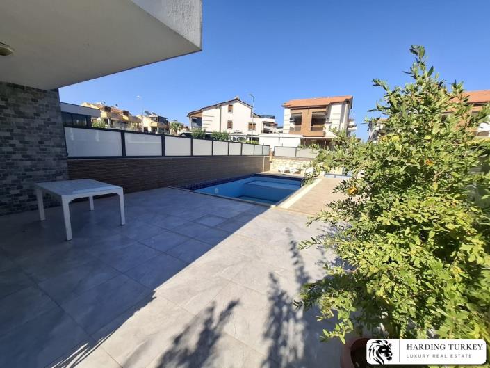 Image No.25-4 Bed Semi-Detached for sale