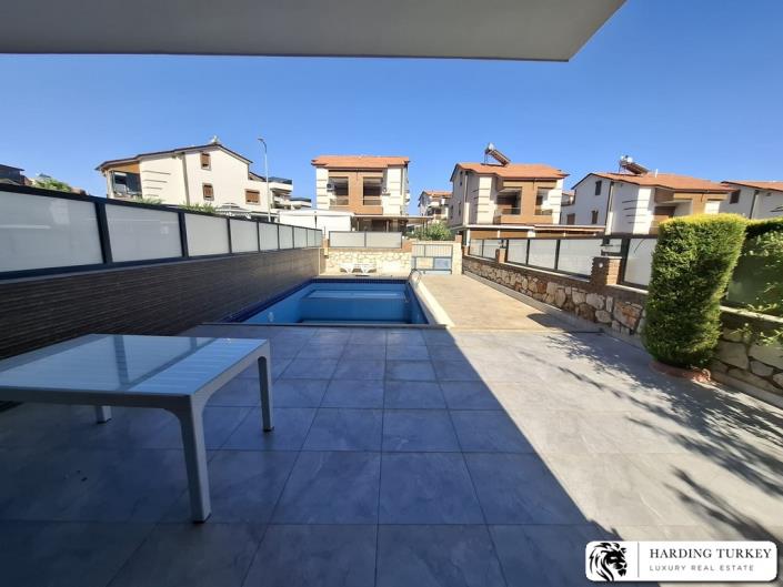 Image No.27-4 Bed Semi-Detached for sale