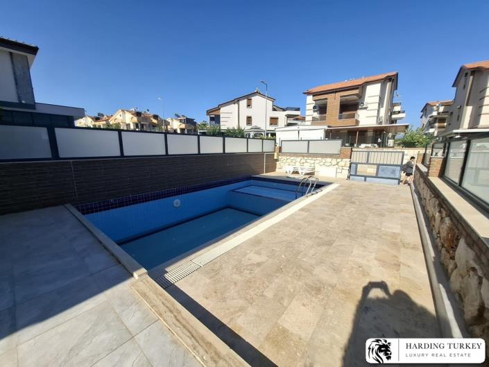 Image No.28-4 Bed Semi-Detached for sale