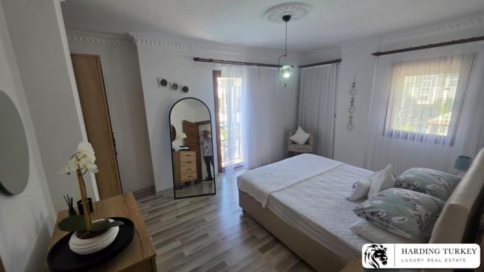 Image No.14-4 Bed Semi-Detached for sale