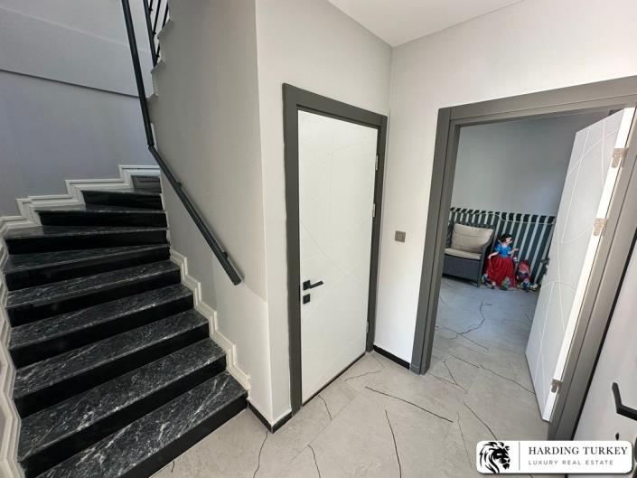Image No.18-3 Bed Semi-Detached for sale