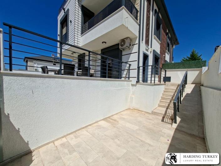 Image No.10-3 Bed Semi-Detached for sale