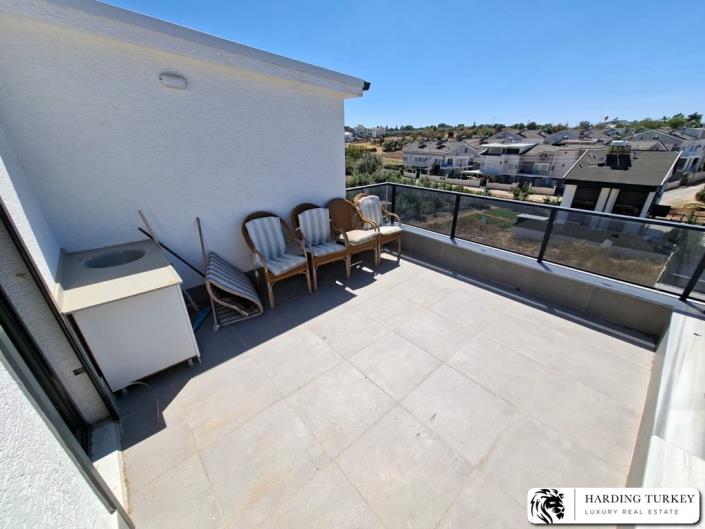 Image No.24-3 Bed Semi-Detached for sale