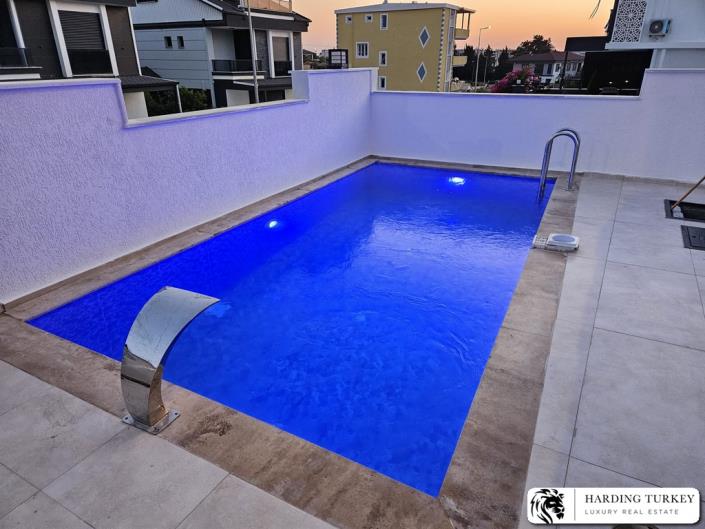 Image No.28-3 Bed Semi-Detached for sale