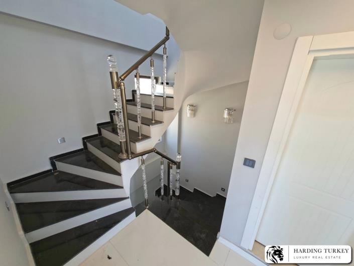 Image No.30-3 Bed Semi-Detached for sale