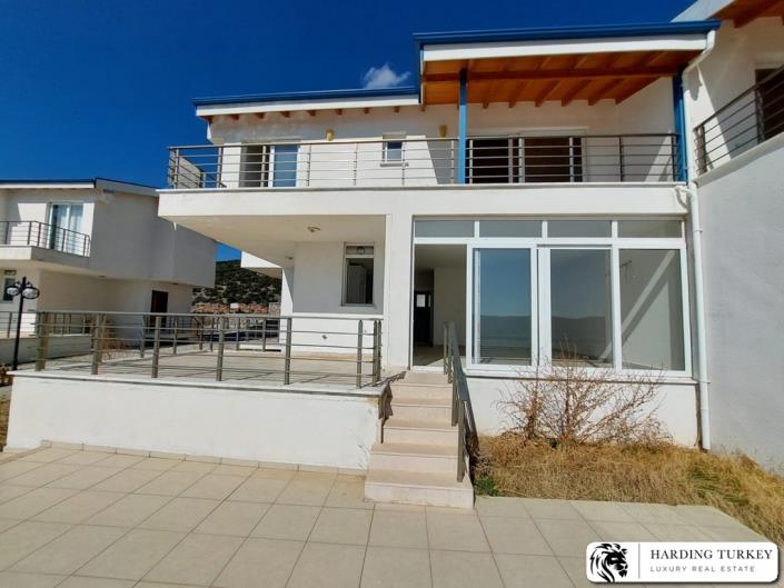 Image No.11-3 Bed Semi-Detached for sale
