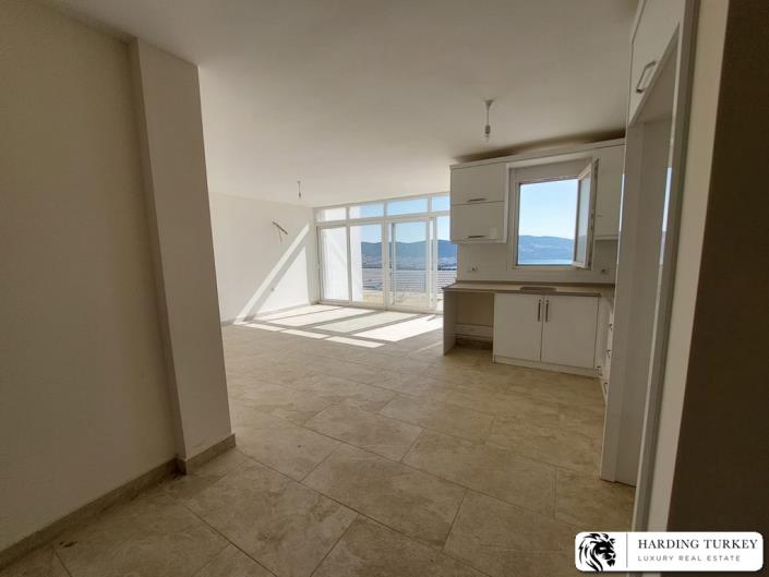 Image No.12-3 Bed Semi-Detached for sale