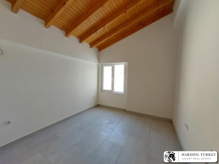 Image No.24-3 Bed Semi-Detached for sale
