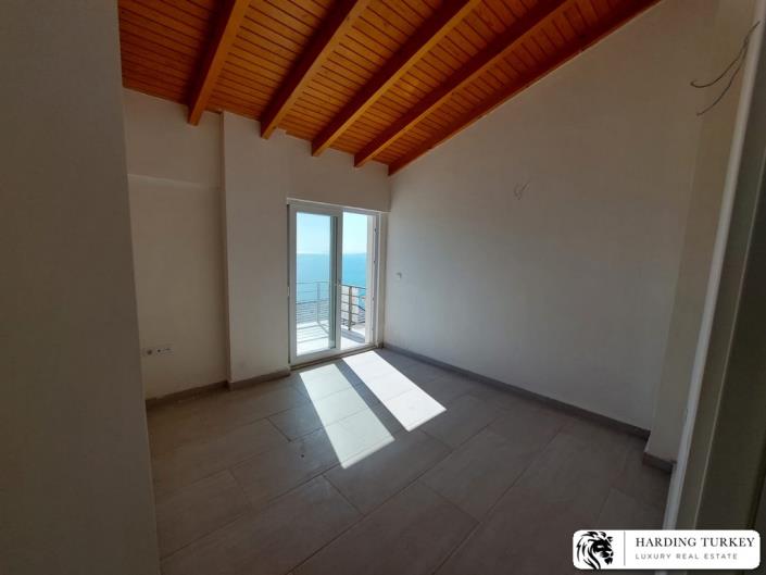 Image No.26-3 Bed Semi-Detached for sale