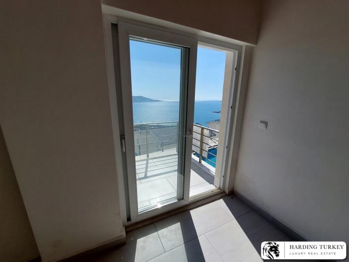 Image No.29-3 Bed Semi-Detached for sale
