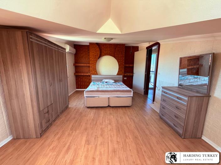 Image No.17-4 Bed Villa / Detached for sale
