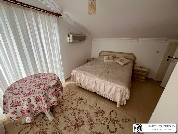 Image No.18-4 Bed Villa / Detached for sale