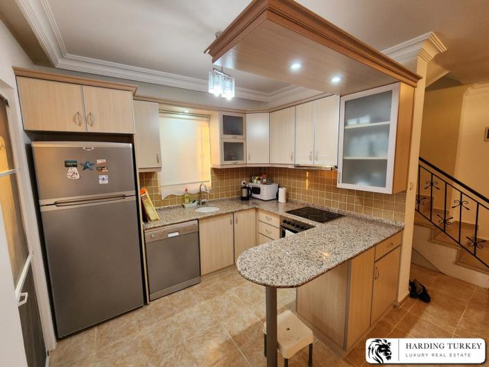 Image No.15-4 Bed Semi-Detached for sale