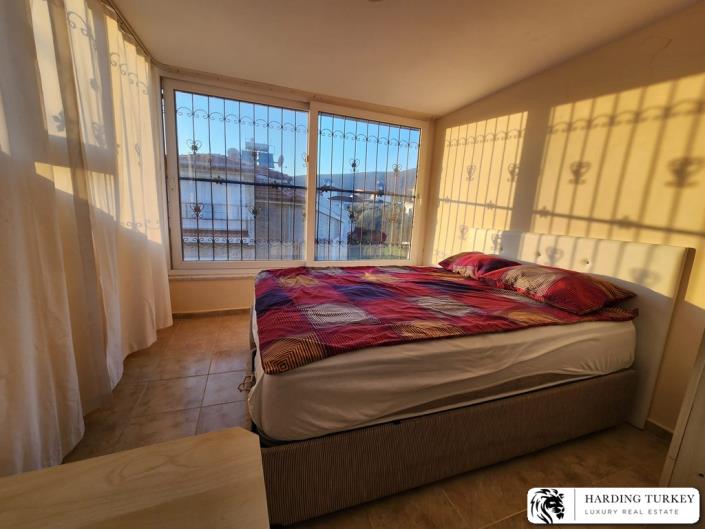 Image No.18-4 Bed Semi-Detached for sale