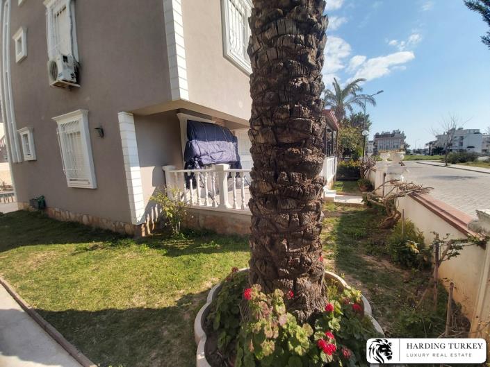 Image No.4-4 Bed Semi-Detached for sale