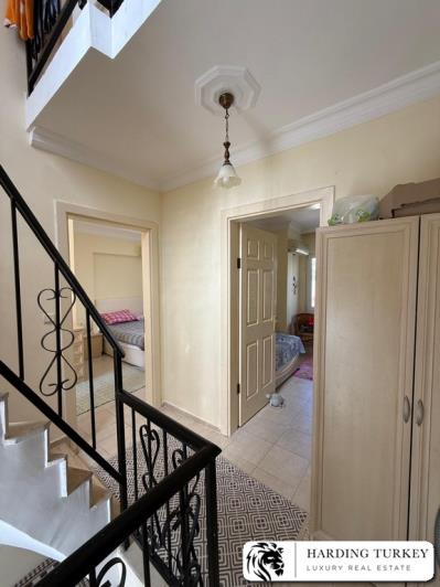 Image No.18-4 Bed Semi-Detached for sale