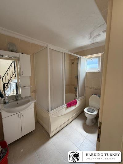 Image No.20-4 Bed Semi-Detached for sale